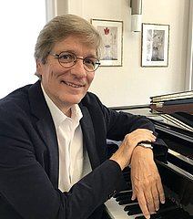 Hartmut Schneider 教授